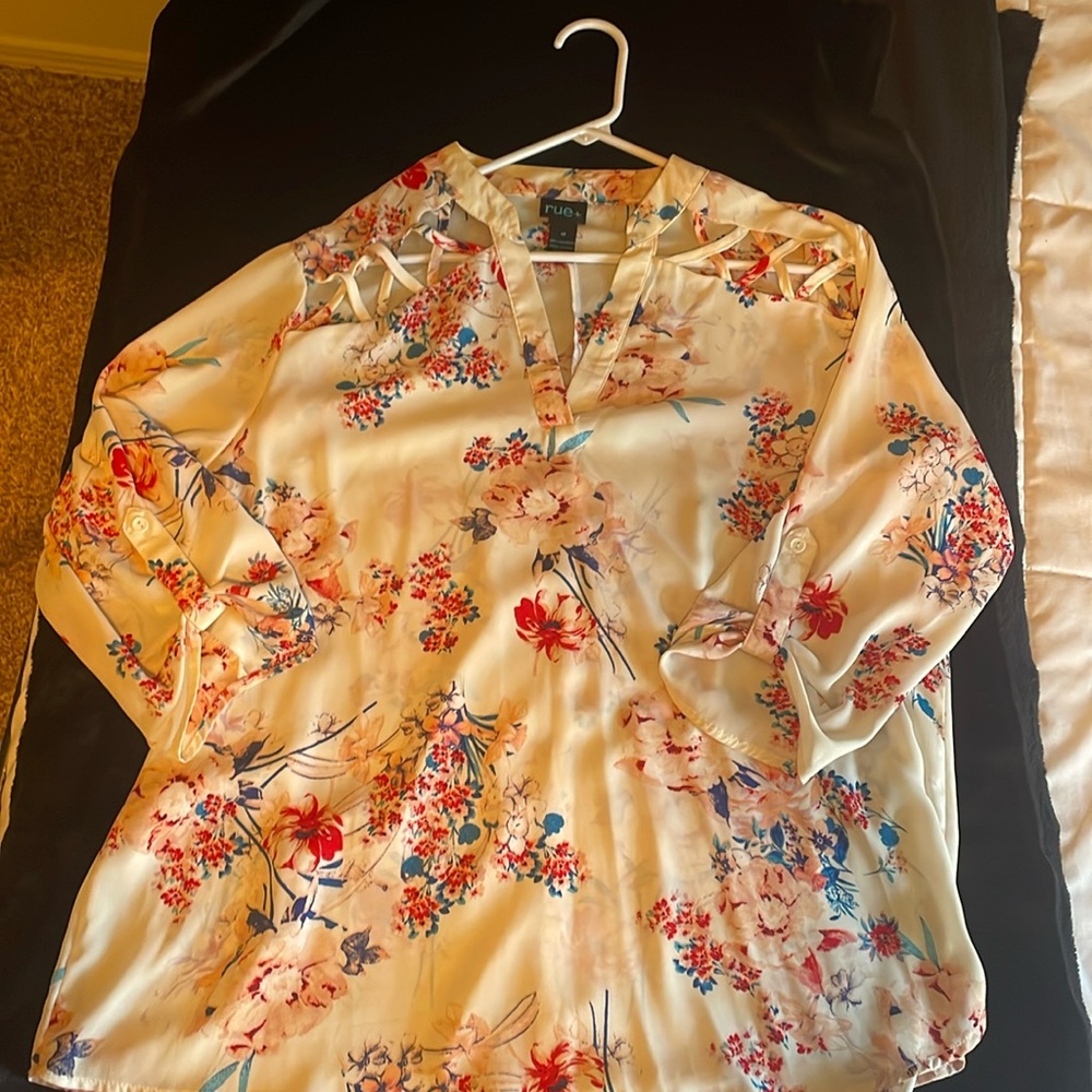 Floral top